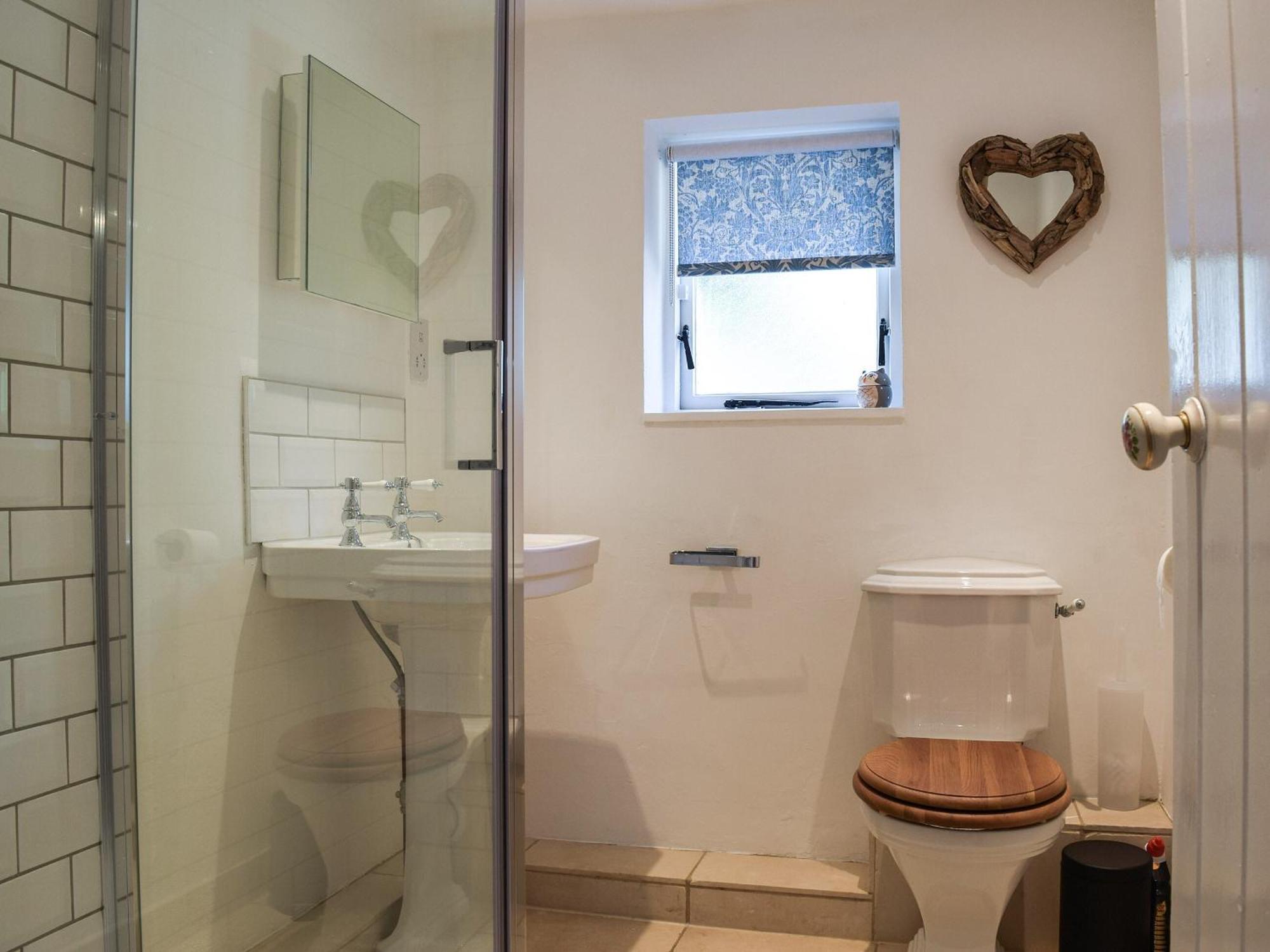 Wayside Cottage Adstock Bagian luar foto