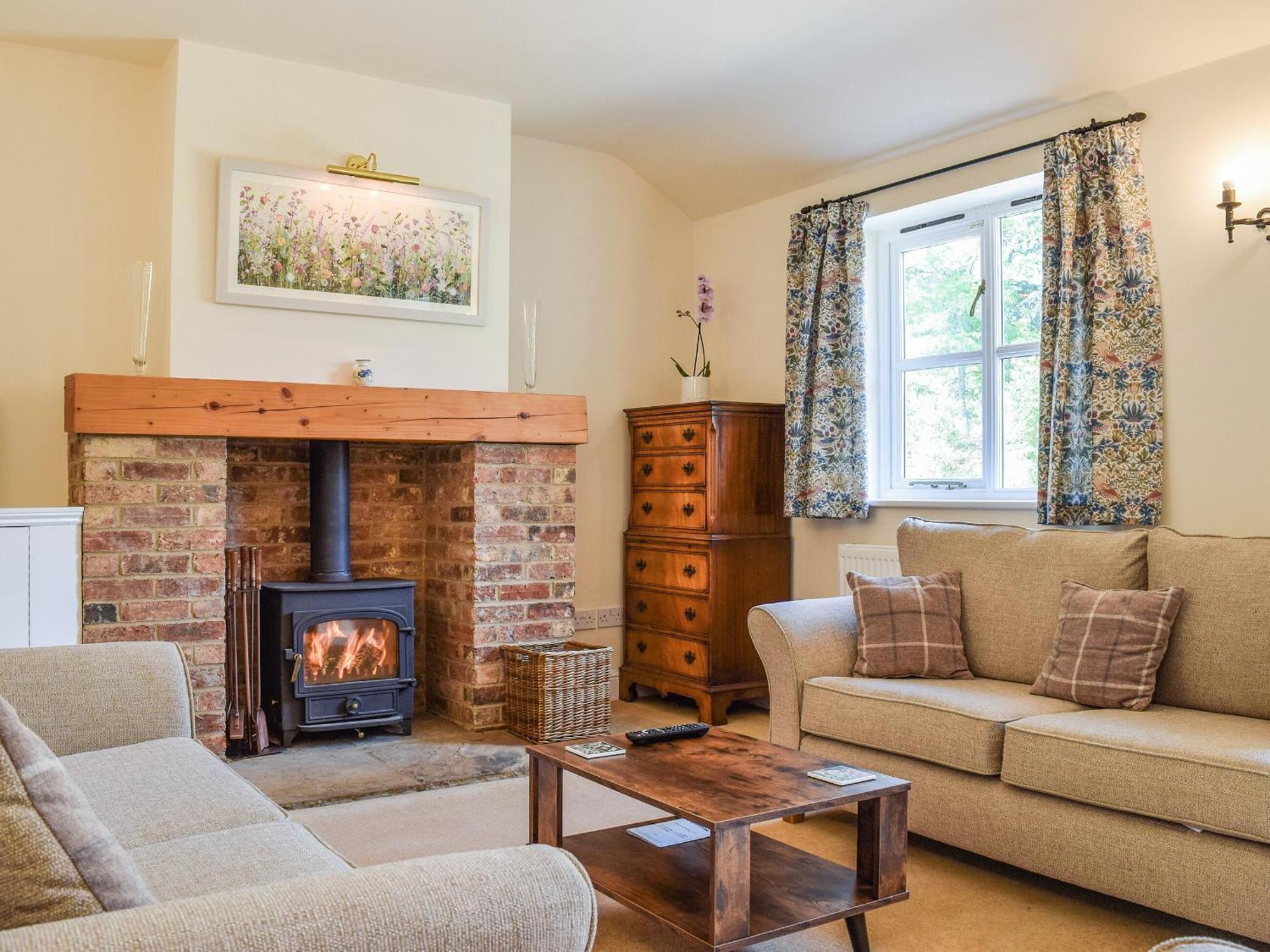 Wayside Cottage Adstock Bagian luar foto